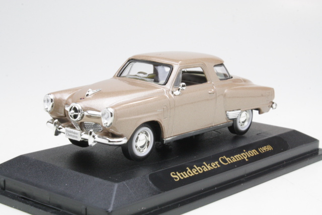 Studebaker Champion 1950, beige