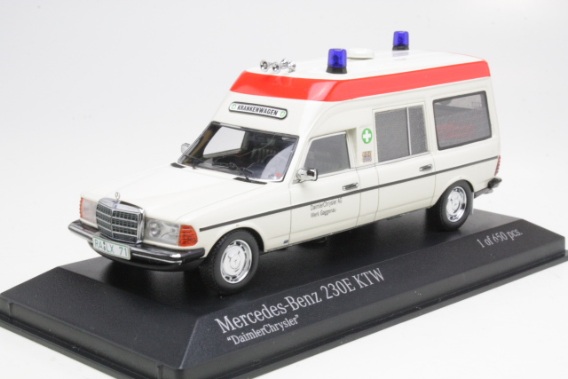 Mercedes 230E (F123) 1983 "Binz" Ambulanssi