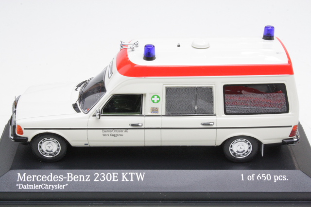Mercedes 230E (F123) 1983 "Binz" Ambulanssi