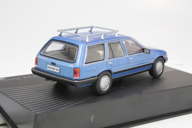 Opel Rekord E2 Caravan 1982, sininen