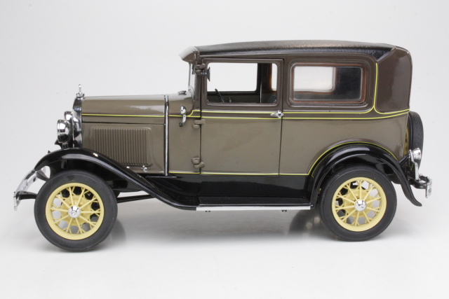 Ford A Model 1931, ruskea/musta