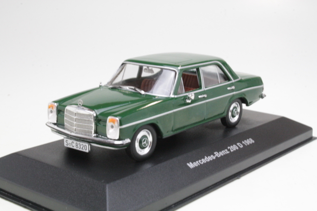 Mercedes 200D (w115) 1968, vihreä
