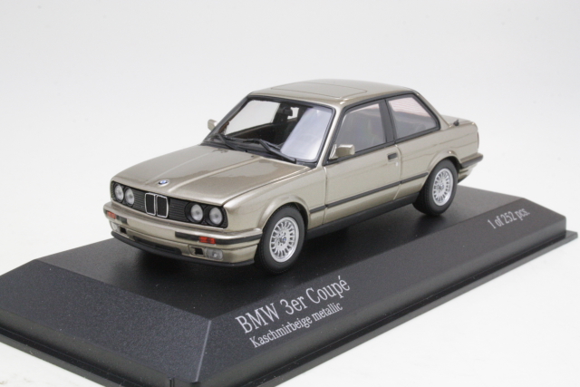 BMW 3-Series (e30) 1989, beige