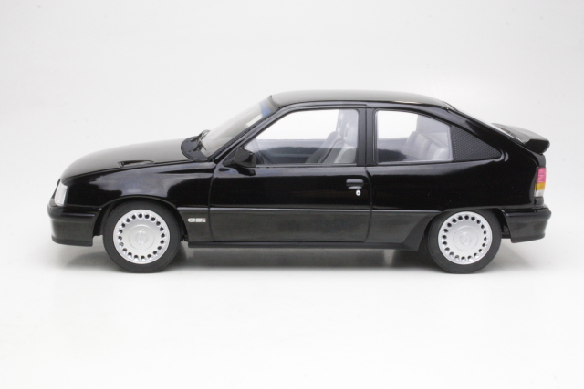 Opel Kadett E GSi 1987, musta