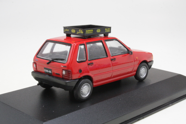 Fiat Uno 1995, punainen "Taxi Casablanca"