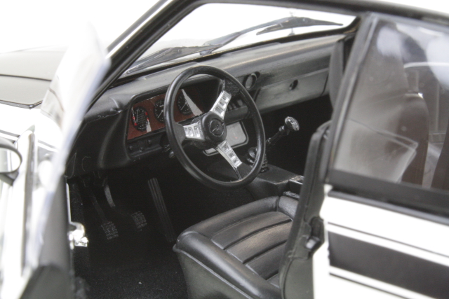 Opel Manta A GT/E 1975, valkoinen