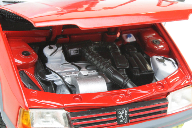 Peugeot 205 GTi 1.6 1988, punainen