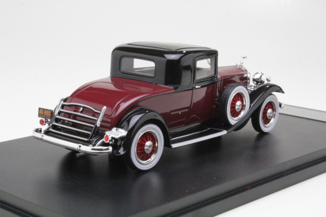 Packard 902 Standard Eight Coupe 1932, tummanpunainen/musta