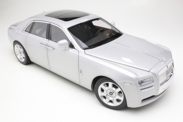 Rolls Royce Ghost 2011, hopea/musta