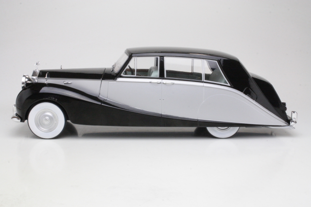 Rolls Royce silver Wraith Empress by Hooper 1956, musta/hopea