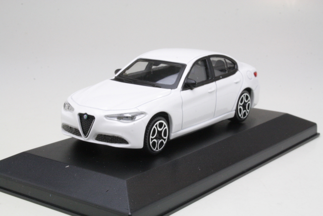 Alfa Romeo Giulia 2016, valkoinen Alfa Romeo Giulia 2016, valkoinen