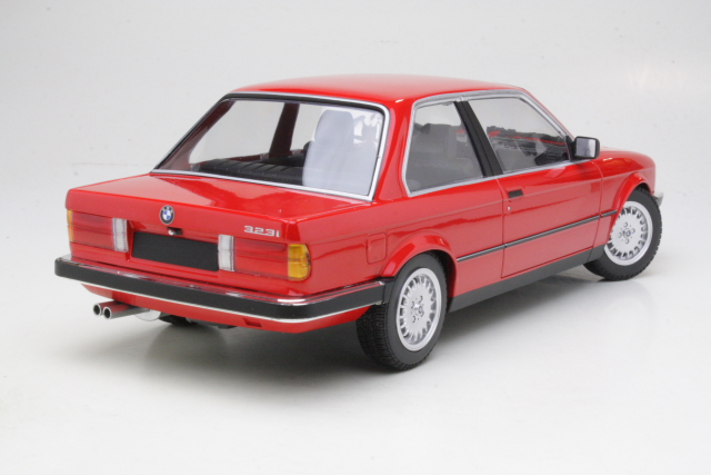 BMW 323i (e30) 1982, punainen