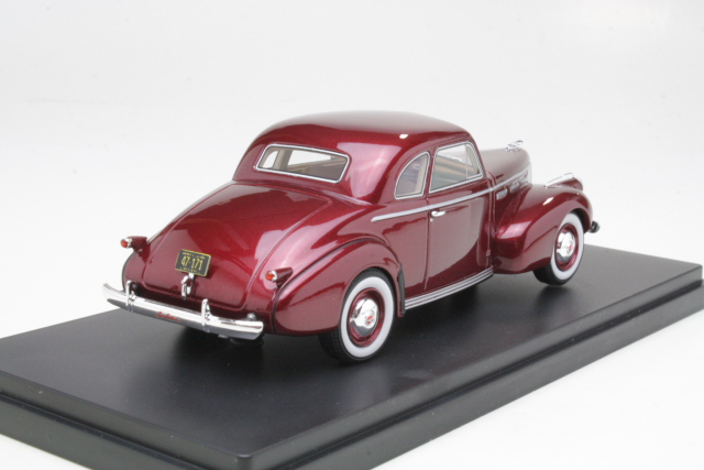 LaSalle Series 50 Coupe 1940, punainen