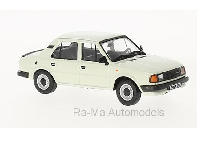 Skoda 120L 1984, valkoinen Skoda 120L 1984, valkoinen
