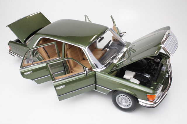 Mercedes 450SEL 6.9 1976, vihreä