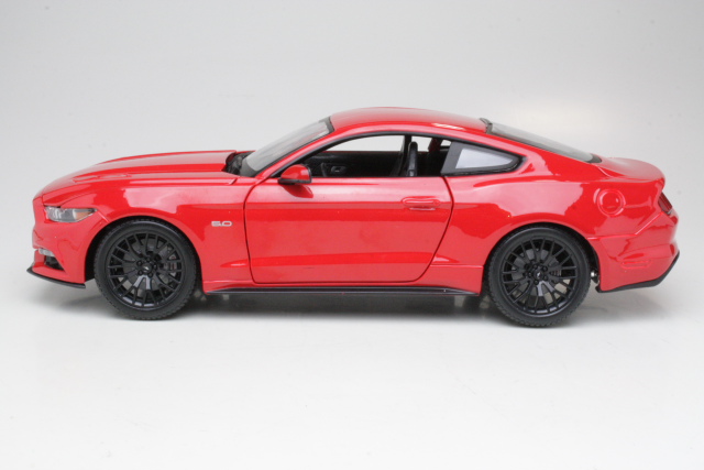 Ford Mustang GT 5.0 2015, punainen - Sulje napsauttamalla kuva