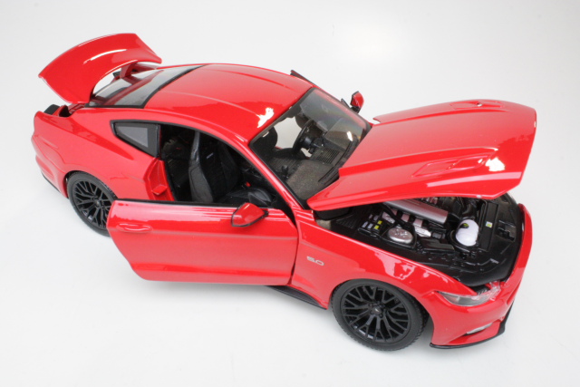 Ford Mustang GT 5.0 2015, punainen - Sulje napsauttamalla kuva
