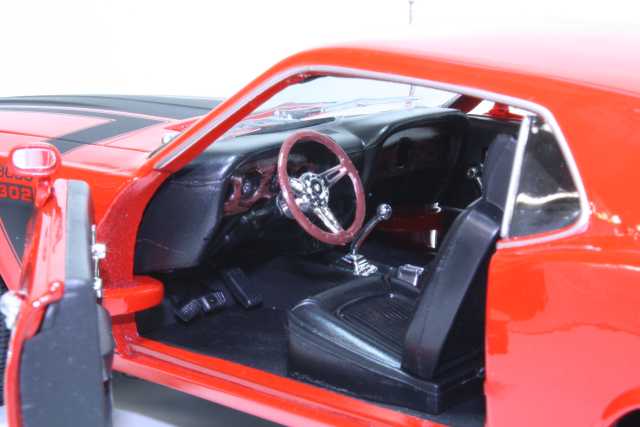 Ford Mustang Boss 302 1970, punainen - Sulje napsauttamalla kuva