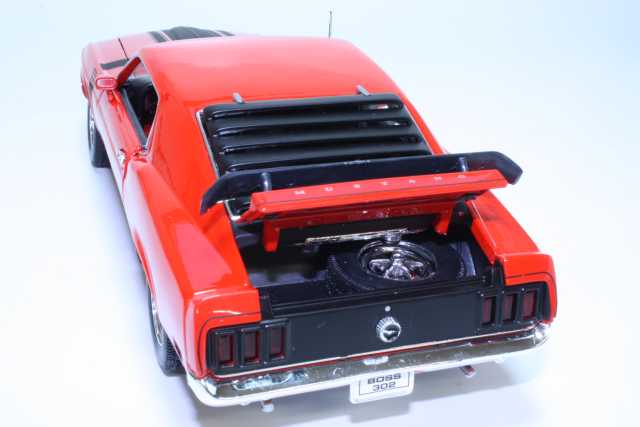 Ford Mustang Boss 302 1970, punainen - Sulje napsauttamalla kuva
