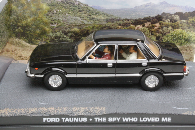 Ford Taunus TC2 1976, musta