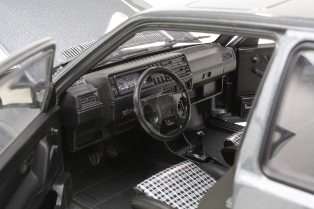 VW Golf 2 GTi 1990, harmaa