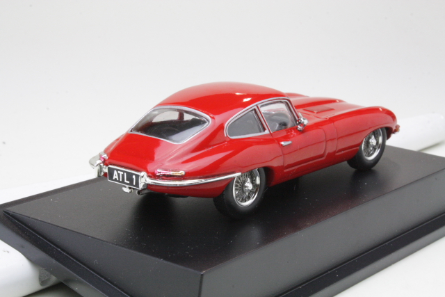 Jaguar E-Type Coupe 1961, punainen