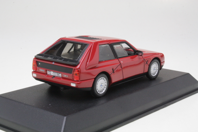 Lancia Delta S4 1985, punainen