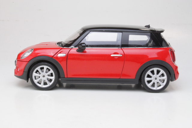 Mini Hatch 2015, punainen/musta