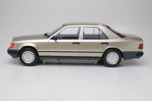 Mercedes 260E (W124) 1984, vaaleanruskea
