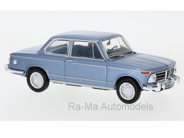 BMW 2002Ti 1968, sininen BMW 2002Ti 1968, sininen