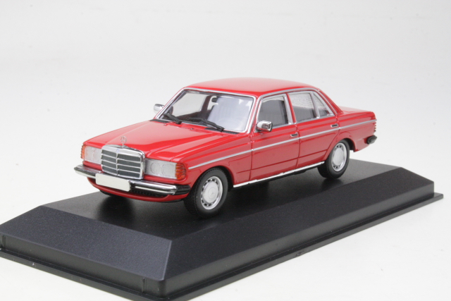 Mercedes 230E (w123) 1982, punainen