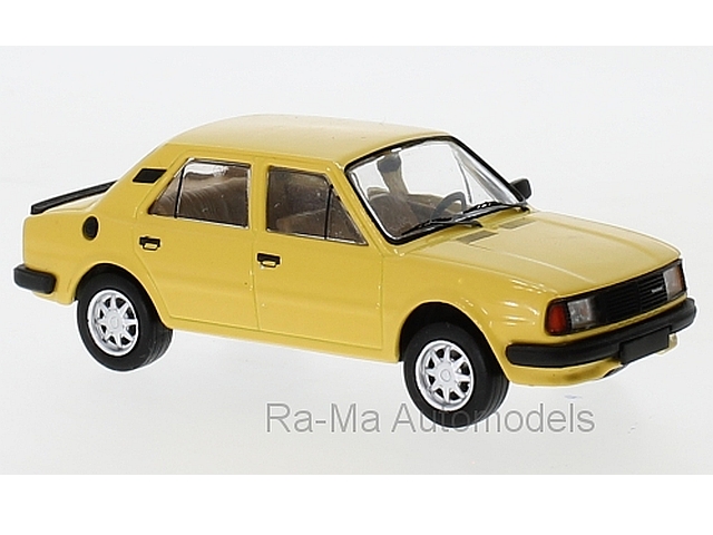 Skoda 120L 1983, keltainen Skoda 120L 1983, keltainen