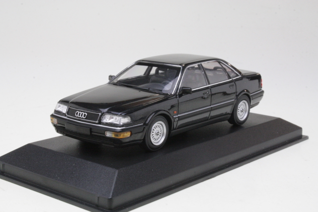 Audi V8 1990, musta