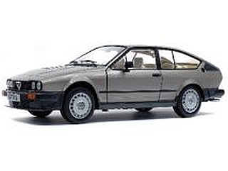 Alfa Romeo Alfetta GTV 6 1984, hopea Alfa Romeo Alfetta GTV 6 1984, hopea