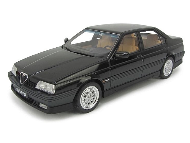 Alfa Romeo 164 Q4 1993, musta Alfa Romeo 164 Q4 1993, musta