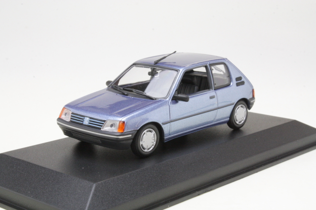 Peugeot 205 1990, sininen