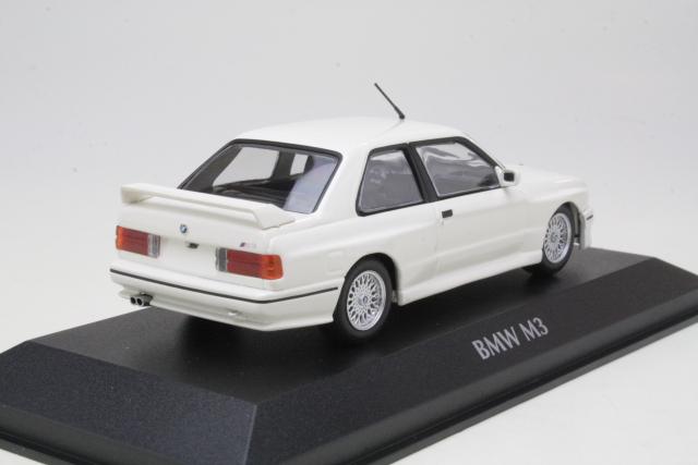 BMW M3 (e30) 1987, valkoinen