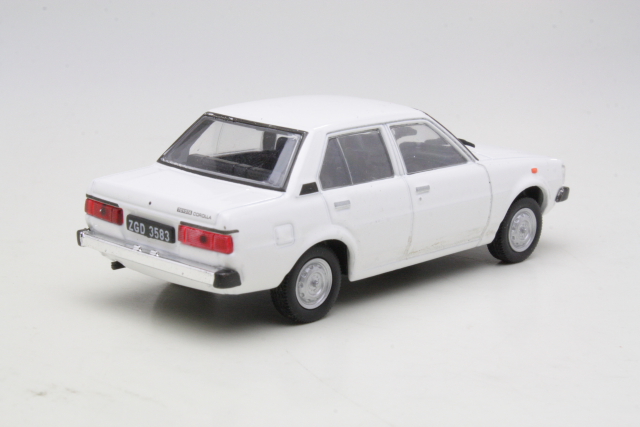 Toyota Corolla E70 1979, valkoinen