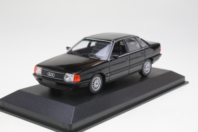 Audi 100 1990, musta