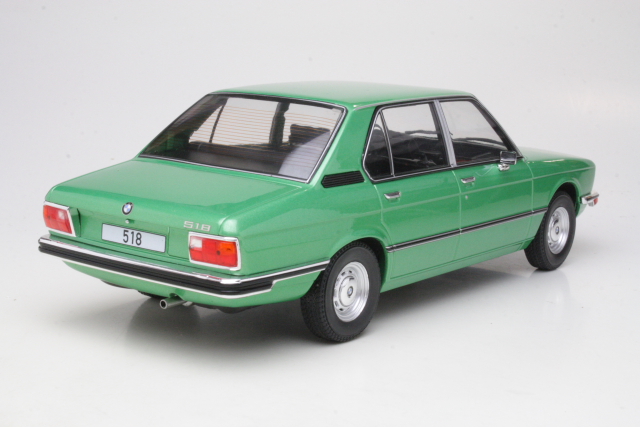 BMW 518 (e12) 1973, vihreä