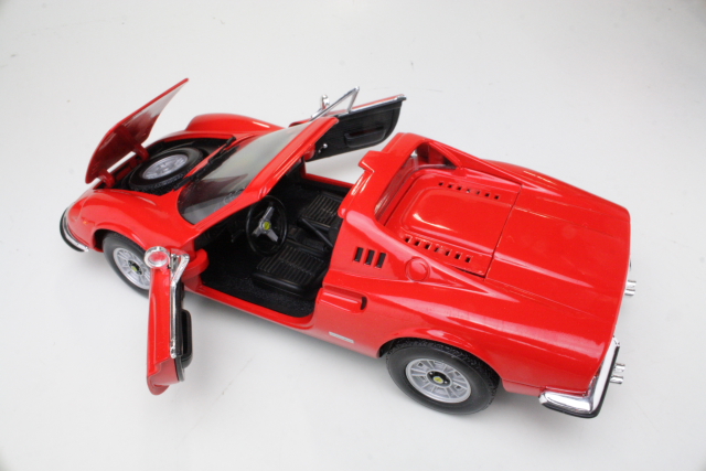 Ferrari Dino 246 GTS 1969, punainen