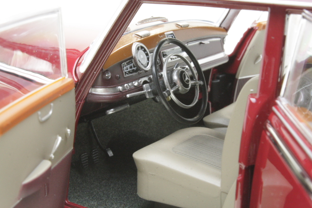 Mercedes 300 1955, tummanpunainen