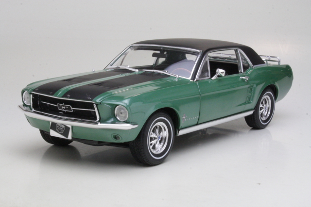 Ford Mustang Coupe 1967, vihreä "Ski Country Special"