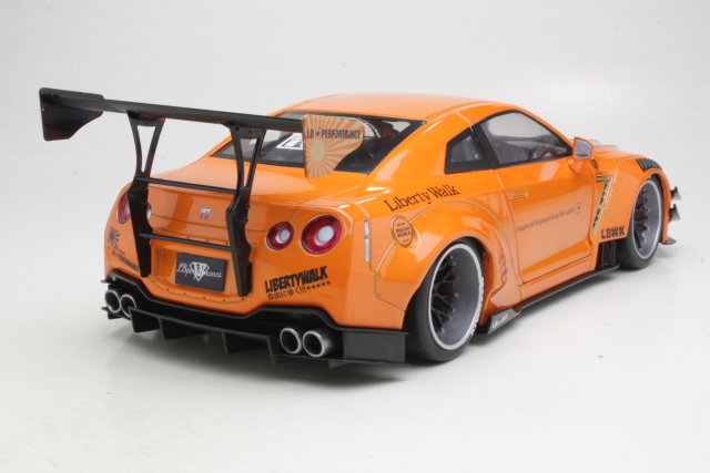 Nissan GTR 35 LB Work Type 2, oranssi