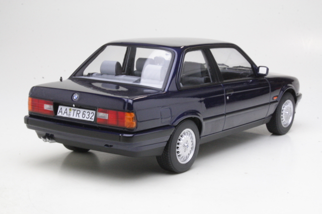 BMW 325i (e30) 1988, sininen