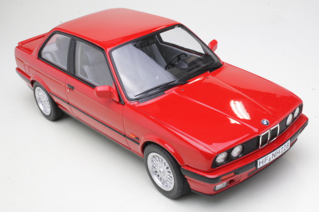 BMW 325i (e30) 1988, punainen - Sulje napsauttamalla kuva