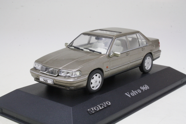 Volvo 960, harmaa