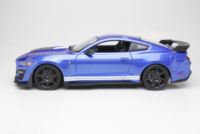 Ford Mustang Shelby GT500 2020, sininen/valkoinen