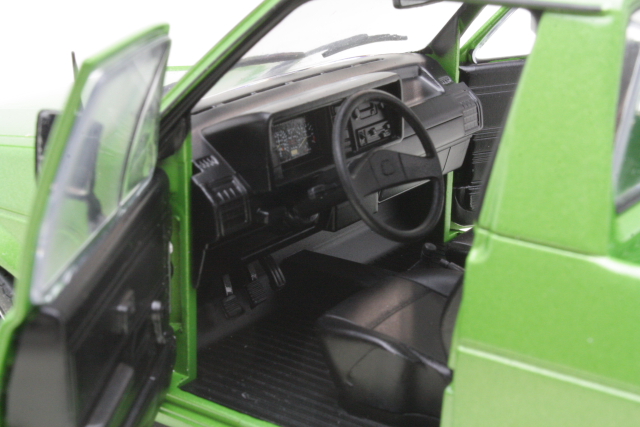VW Caddy 1982 "Custom", vihreä