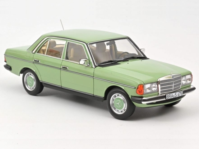 Mercedes 200 (w123) 1982, vihreä Mercedes 200 (w123) 1982, vihreä